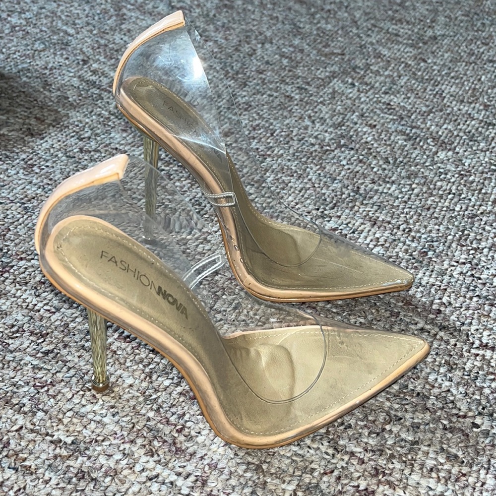 Fashion Nova pump